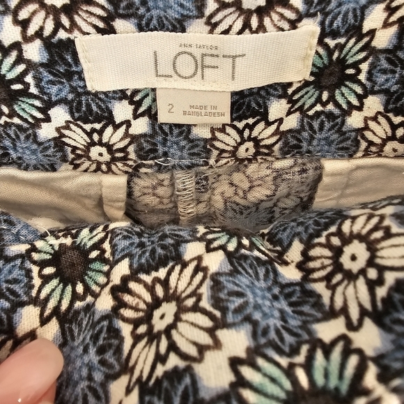 LOFT Blue Brown Mod Floral Print Linen Cotton Blend Riviera Shorts Size 2 - Picture 6 of 12